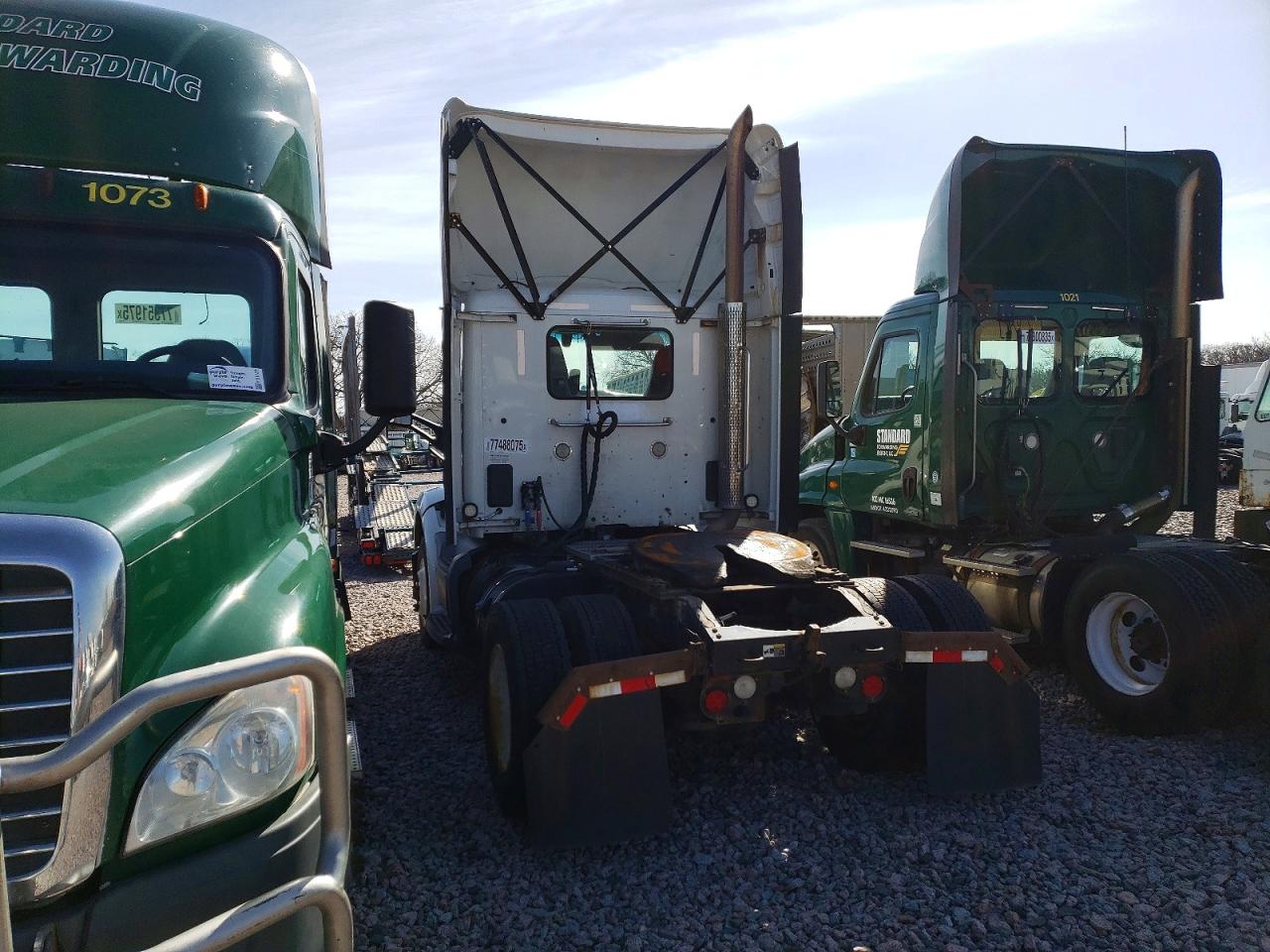 2017 PETERBILT All models VIN 1XPBA48X8HD429002 photo 3