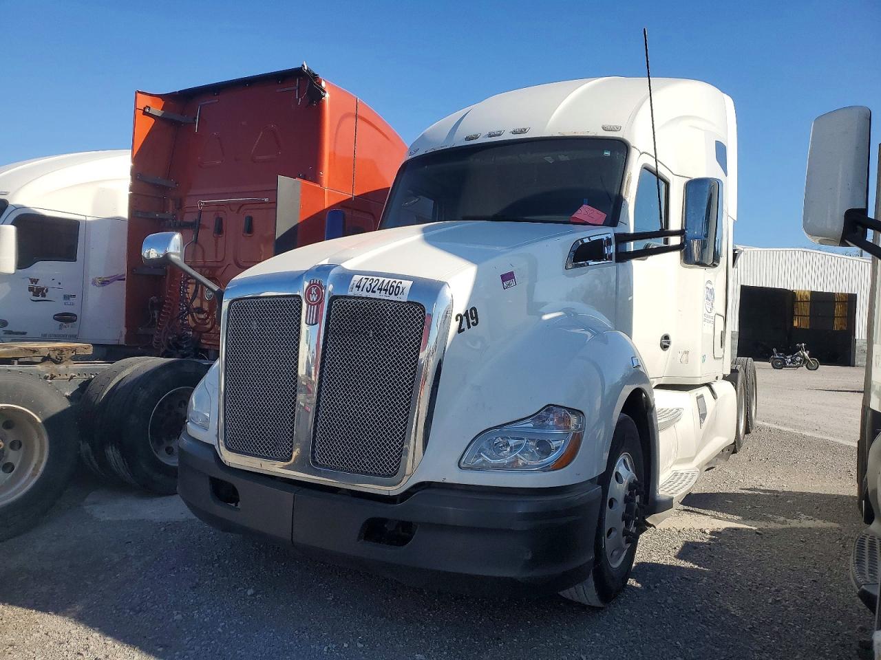 2018 KENWORTH All other VIN 1XKYD49X2JJ175459 photo 2