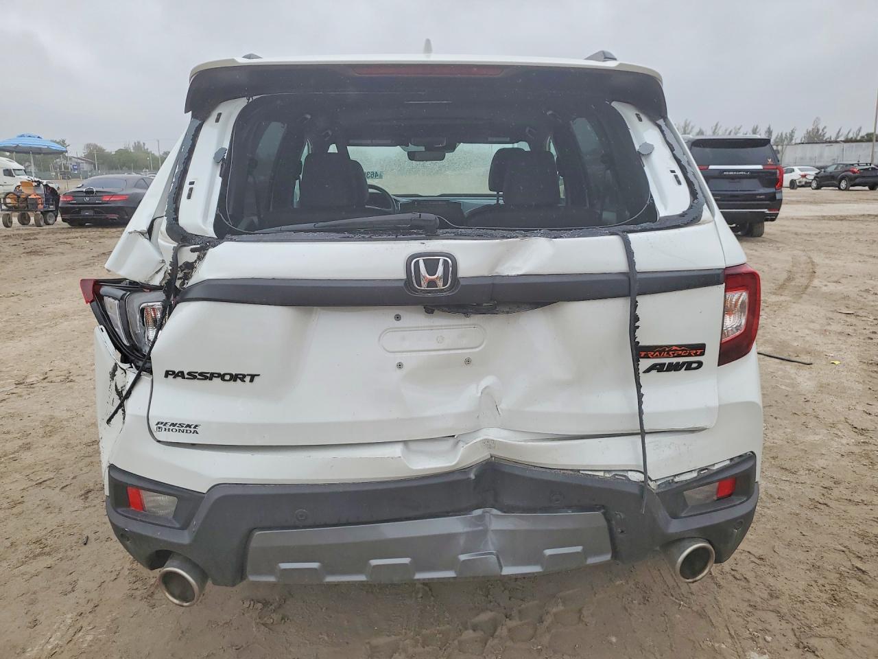 2022 Honda Passport VIN 5FNYF8H61NB017598 photo 6