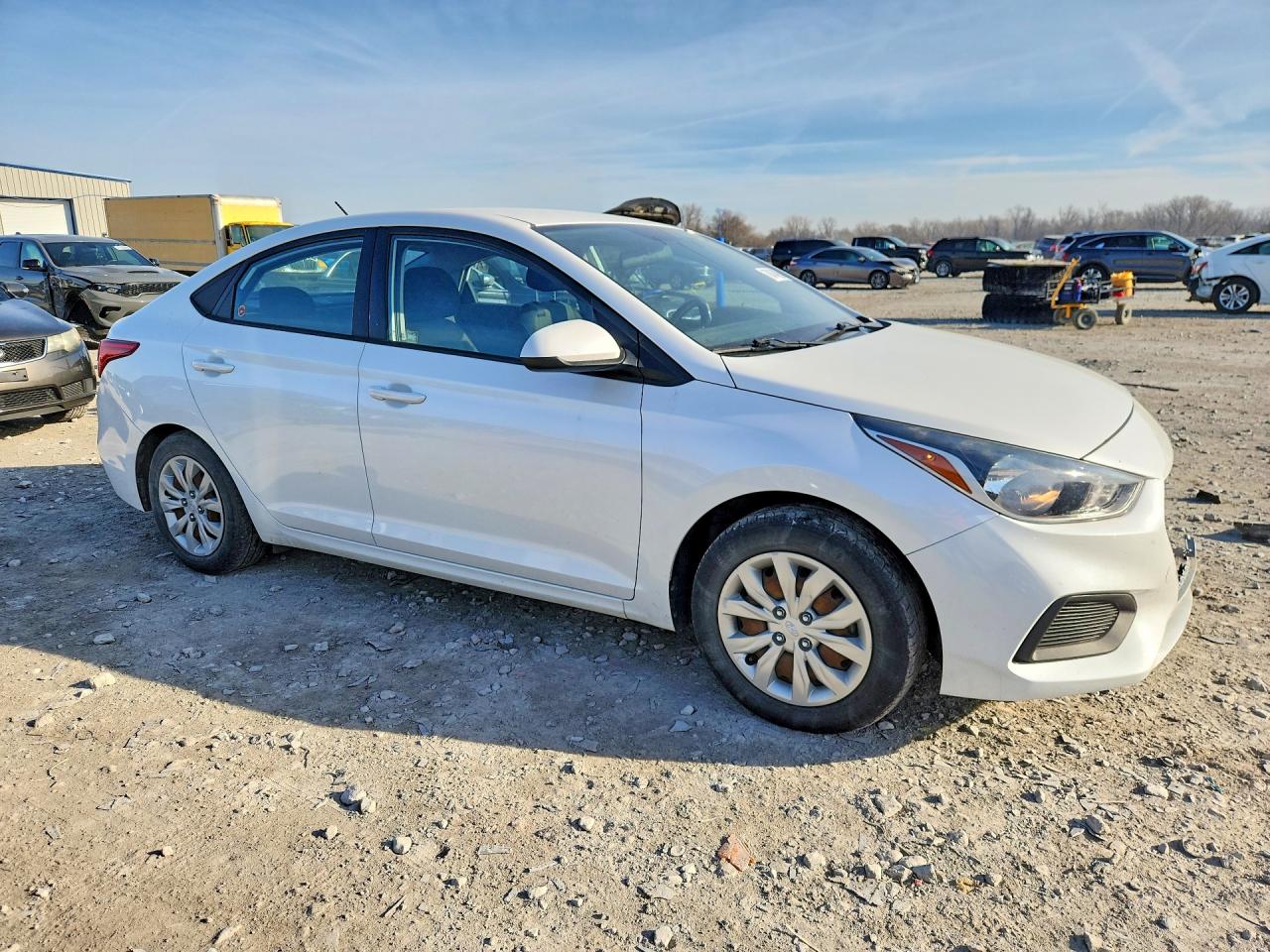 2019 Hyundai Accent VIN 3KPC24A35KE068067 photo 4