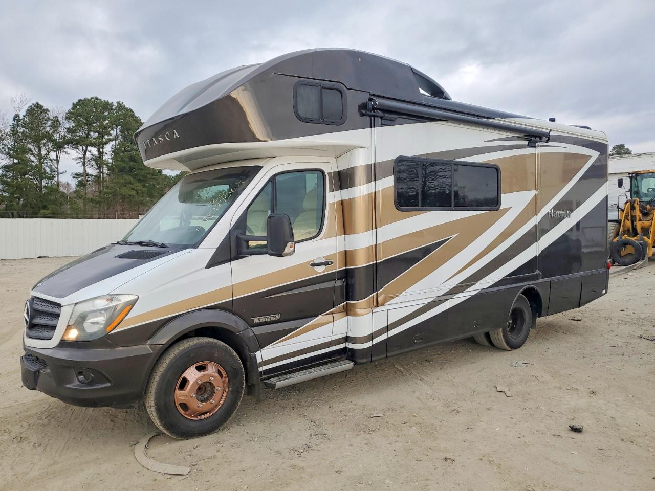 2015 Mercedes-Benz Sprinter VIN WDAPF4CC7F9611449 photo 2
