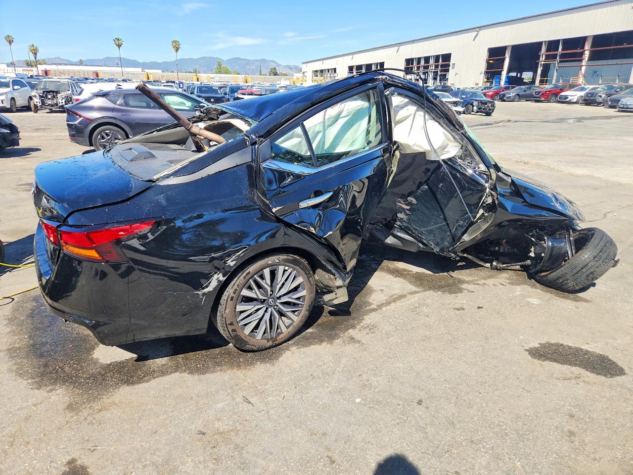 2025 Nissan Altima VIN 1N4BL4DV3SN392447 photo 3