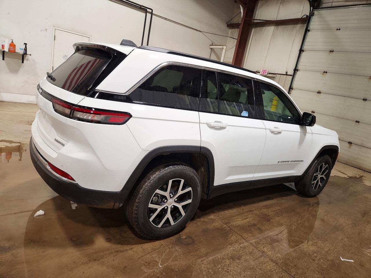 2025 JEEP Cherokee VIN 1C4RJHBG5SC315813 photo 3