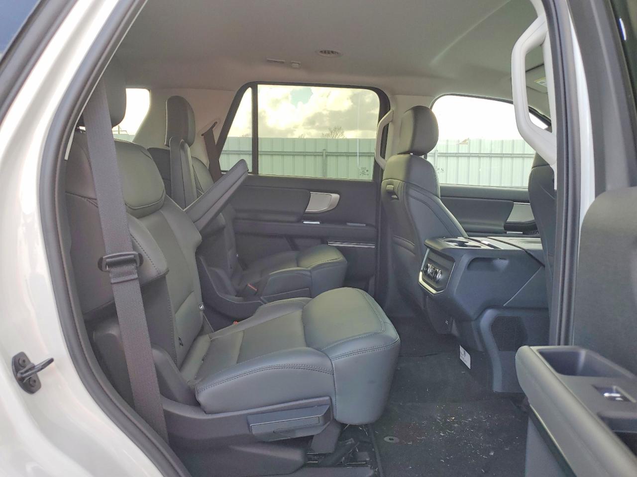2026 Ford Expedition VIN 1FMJU1H80TEA04075 photo 11