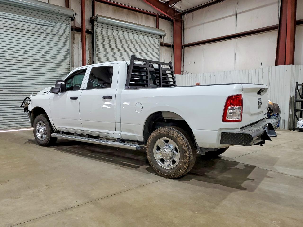 2024 RAM 2500 VIN 3C6UR5CJ1RG305208 photo 2