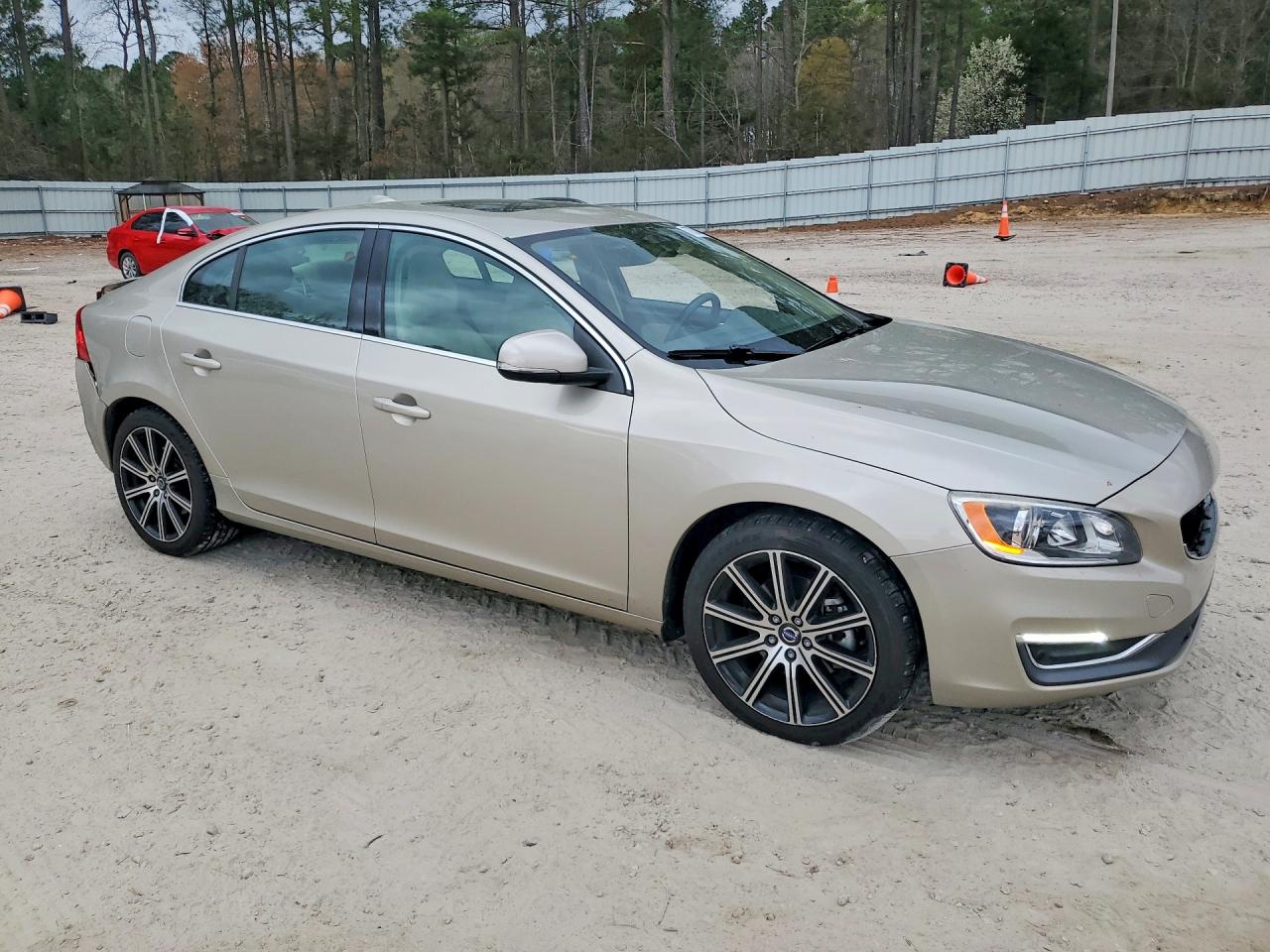 2017 Volvo S60 VIN LYV402HK8HB150522 photo 4