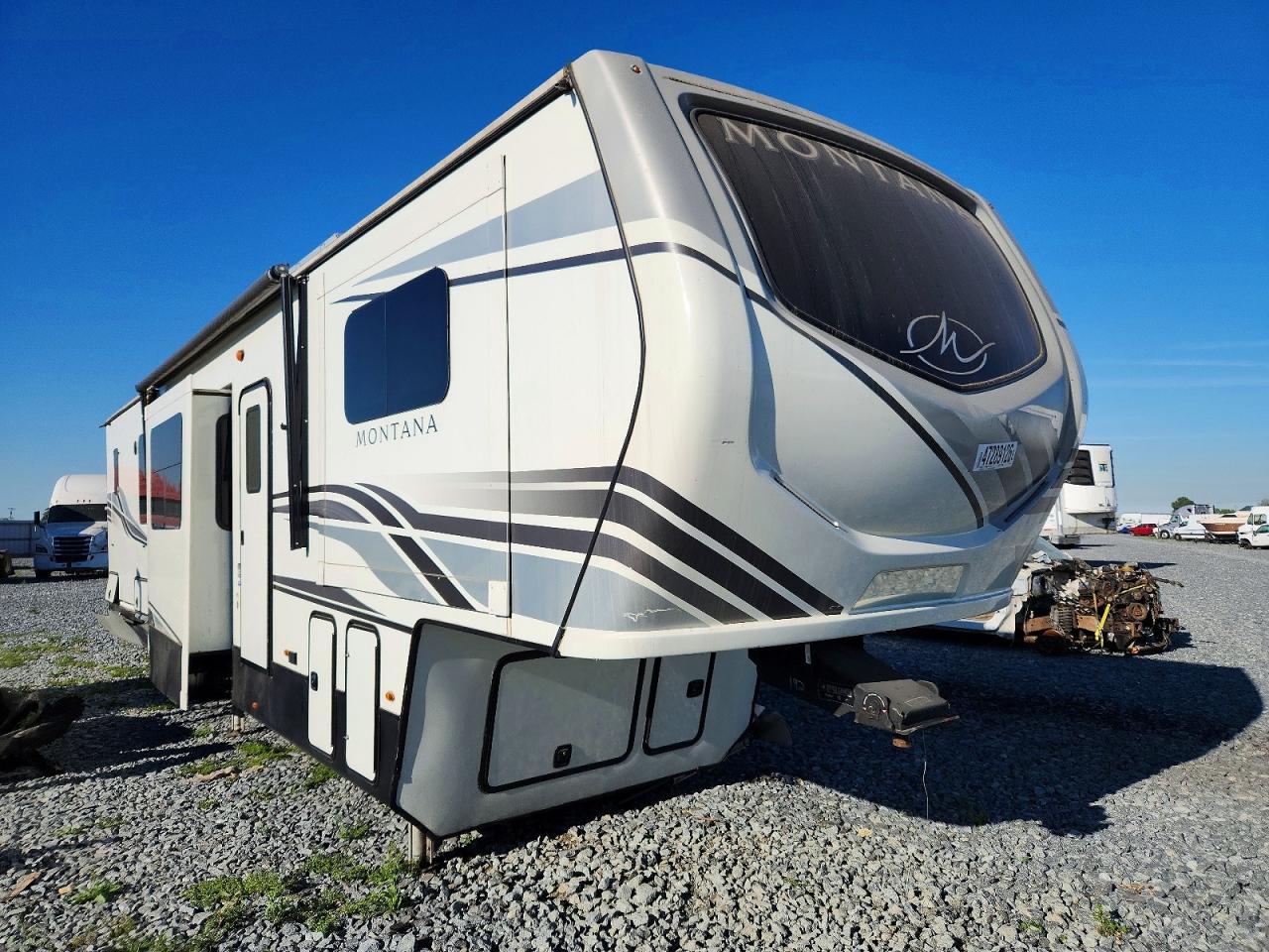 2022 KEYSTONE Montana VIN 4YDFM0T28N4703192 photo 1