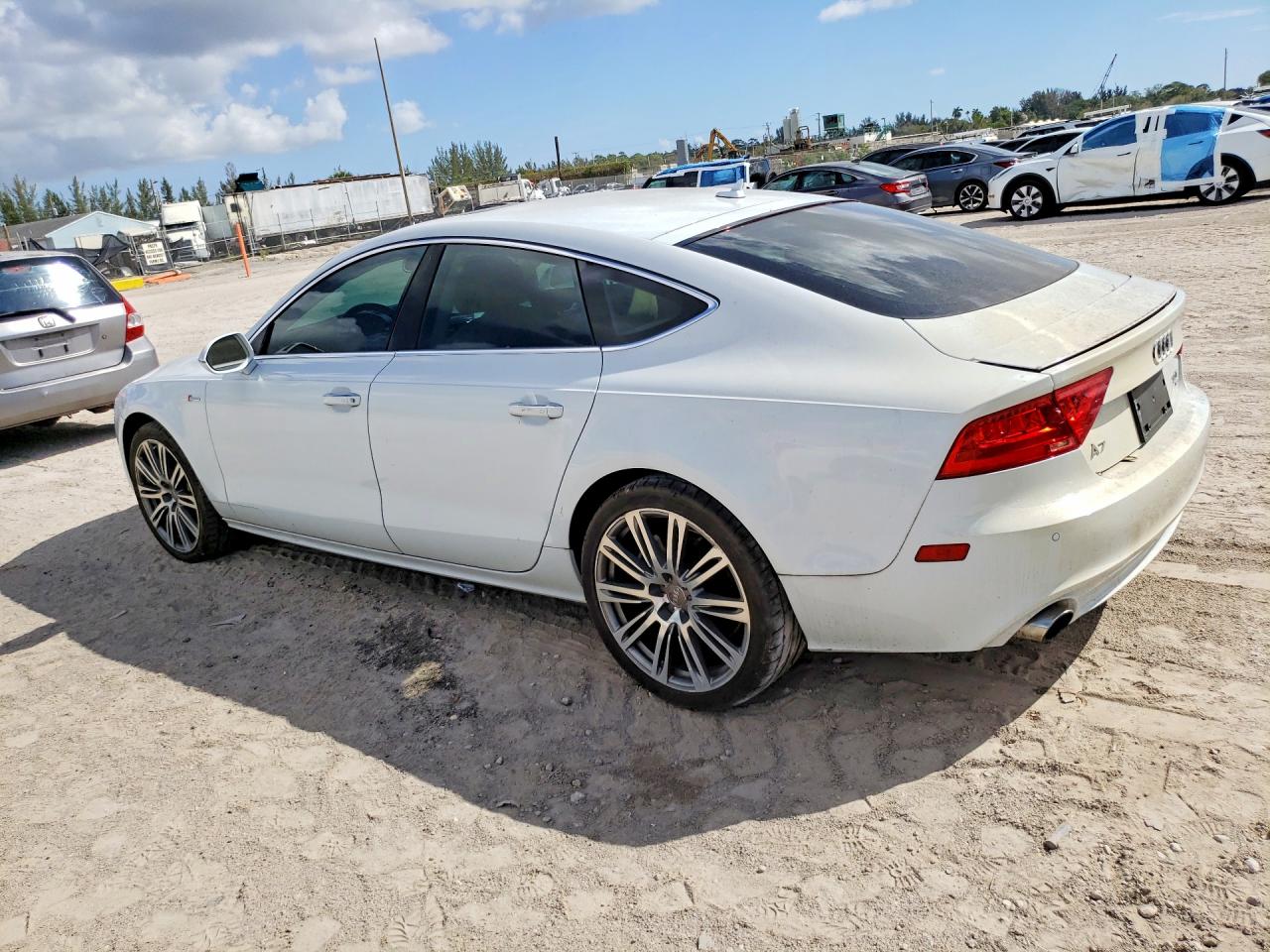 2014 Audi A7 VIN WAUWGAFC1EN030242 photo 2