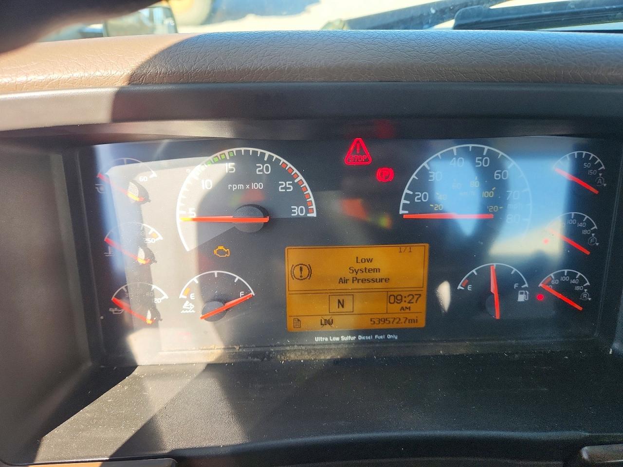 2018 Volvo Vn VIN 4V4N39TG9JN892705 photo 8