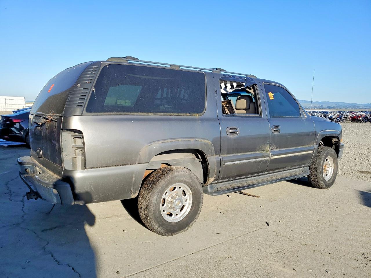 2002 Chevrolet Suburban VIN 1GNGK26U52R253917 photo 3