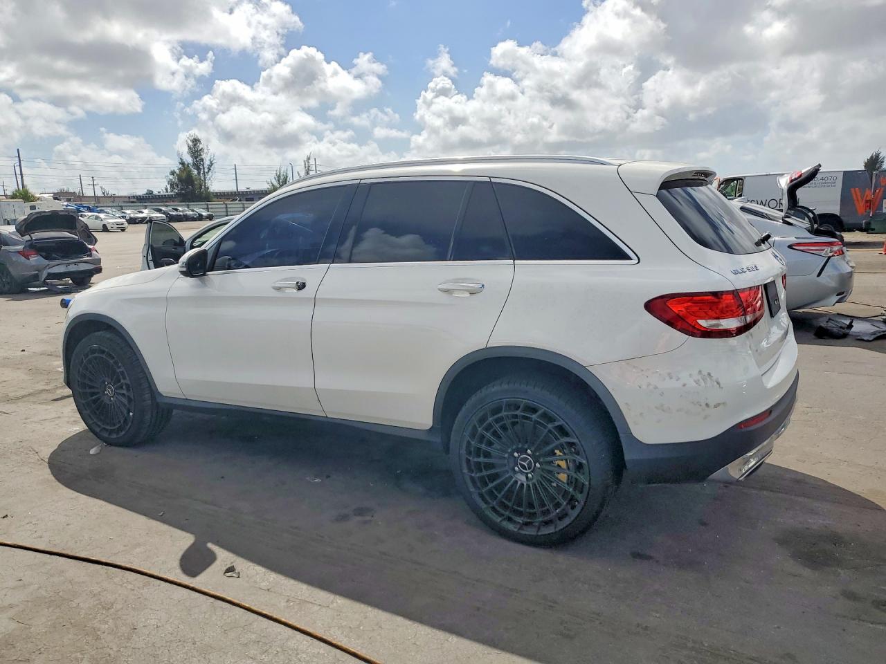 2018 Mercedes-Benz Glc class VIN WDC0G4JB2JV037391 photo 2