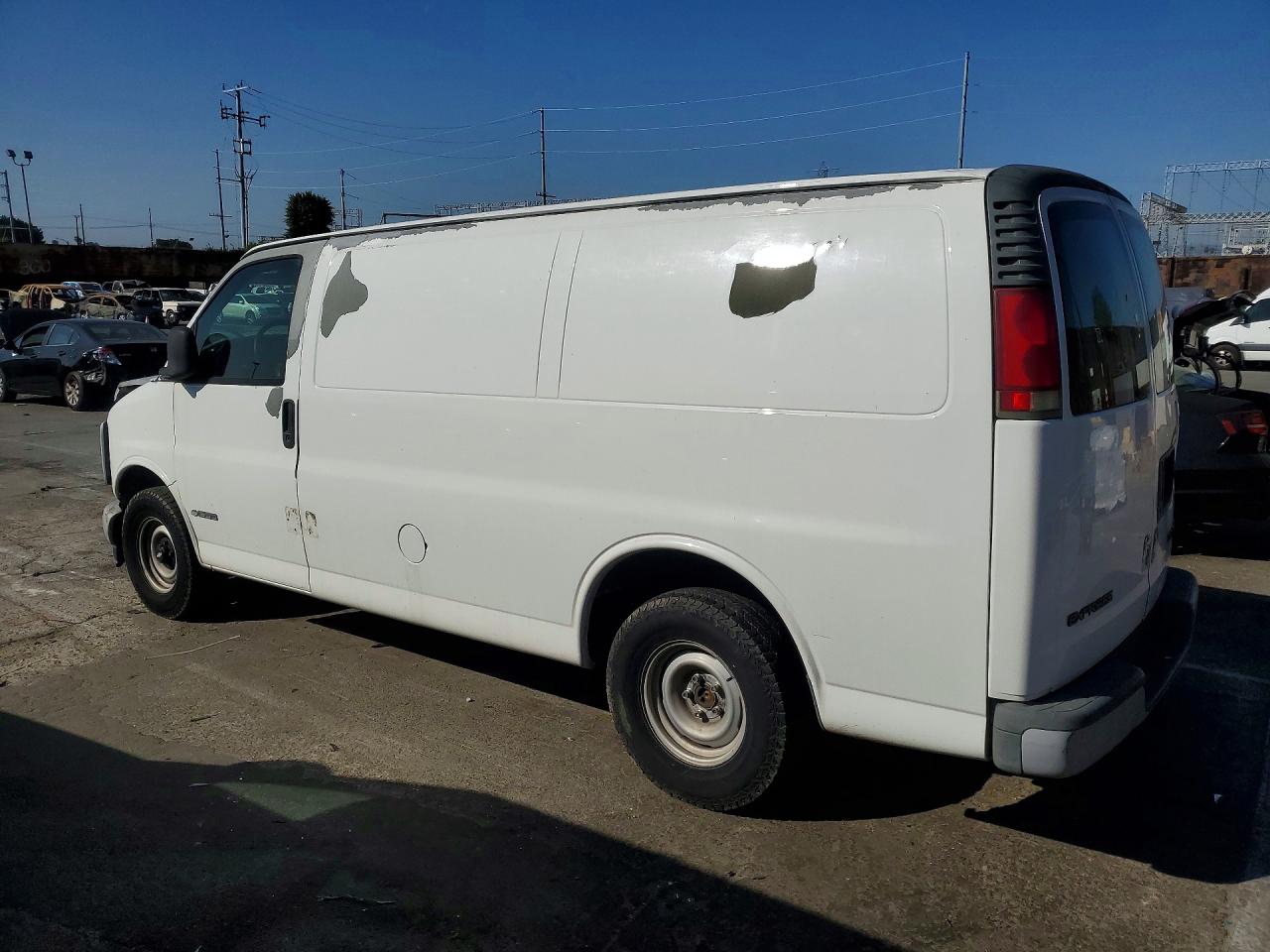 2002 Chevrolet Express g1500 VIN 1GCEG15M421153304 photo 2