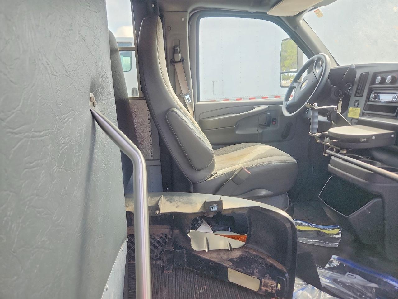 2011 CHEVROLET Express VIN 1GB0G2BA1B1103751 photo 5