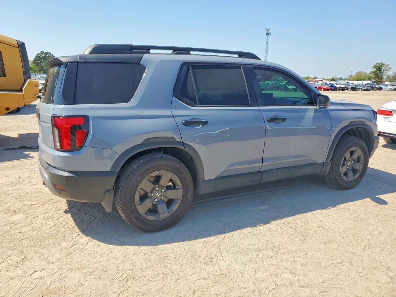 2026 Honda Passport VIN 5FNYF9H36TB011174 photo 3