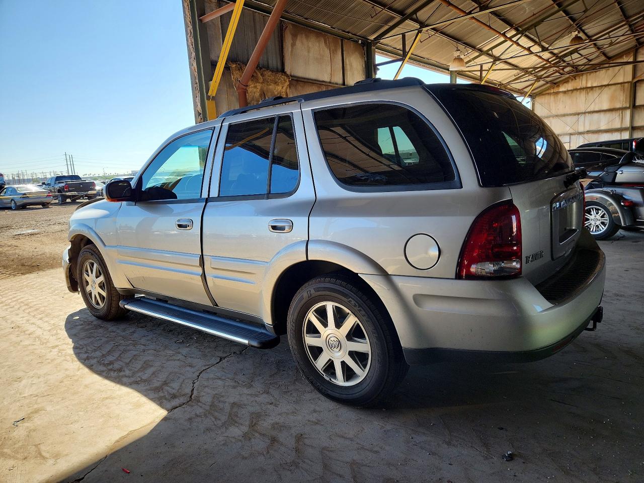 2005 Buick Rainier VIN 5GADS13S652360126 photo 2