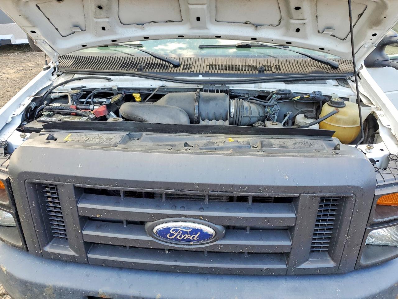 2016 Ford Econoline VIN 1FDWE3FL1GDC21314 photo 11
