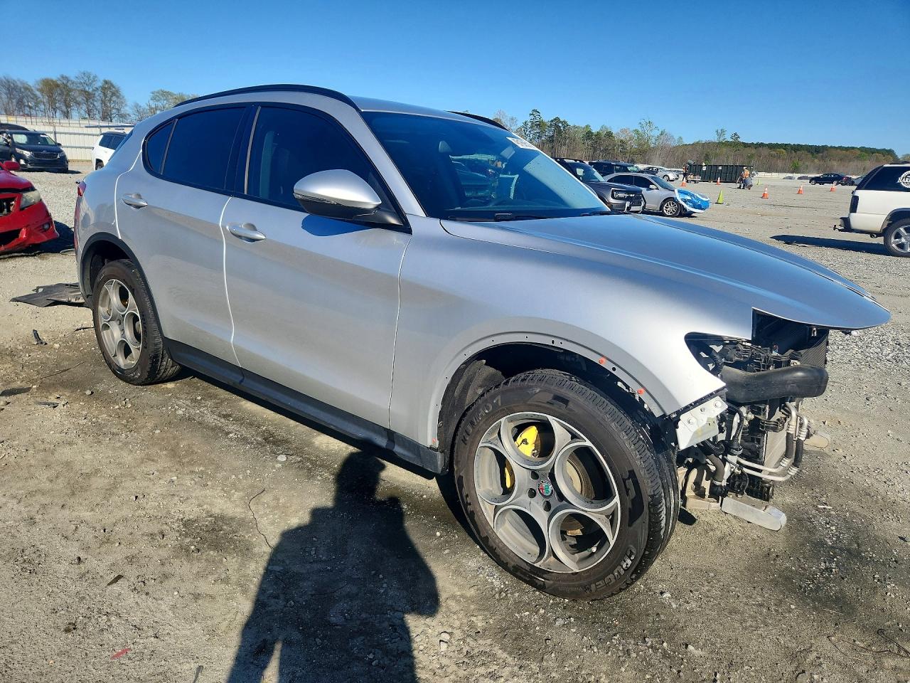 2018 Alfa Stelvio VIN ZASFAKPN9J7B78686 photo 4