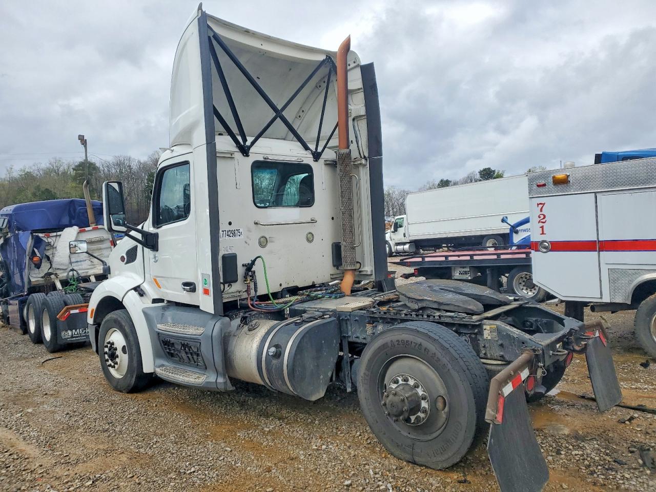 2017 PETERBILT All models VIN 1XPBA48X5HD428888 photo 3