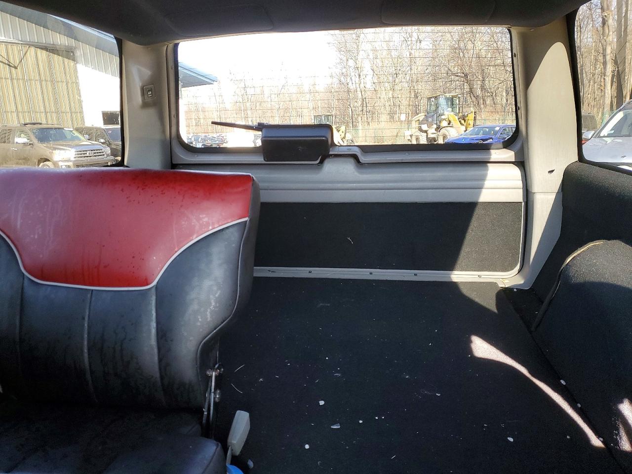 1997 Chevrolet Tahoe VIN 3GNEK18R8VG190200 photo 10