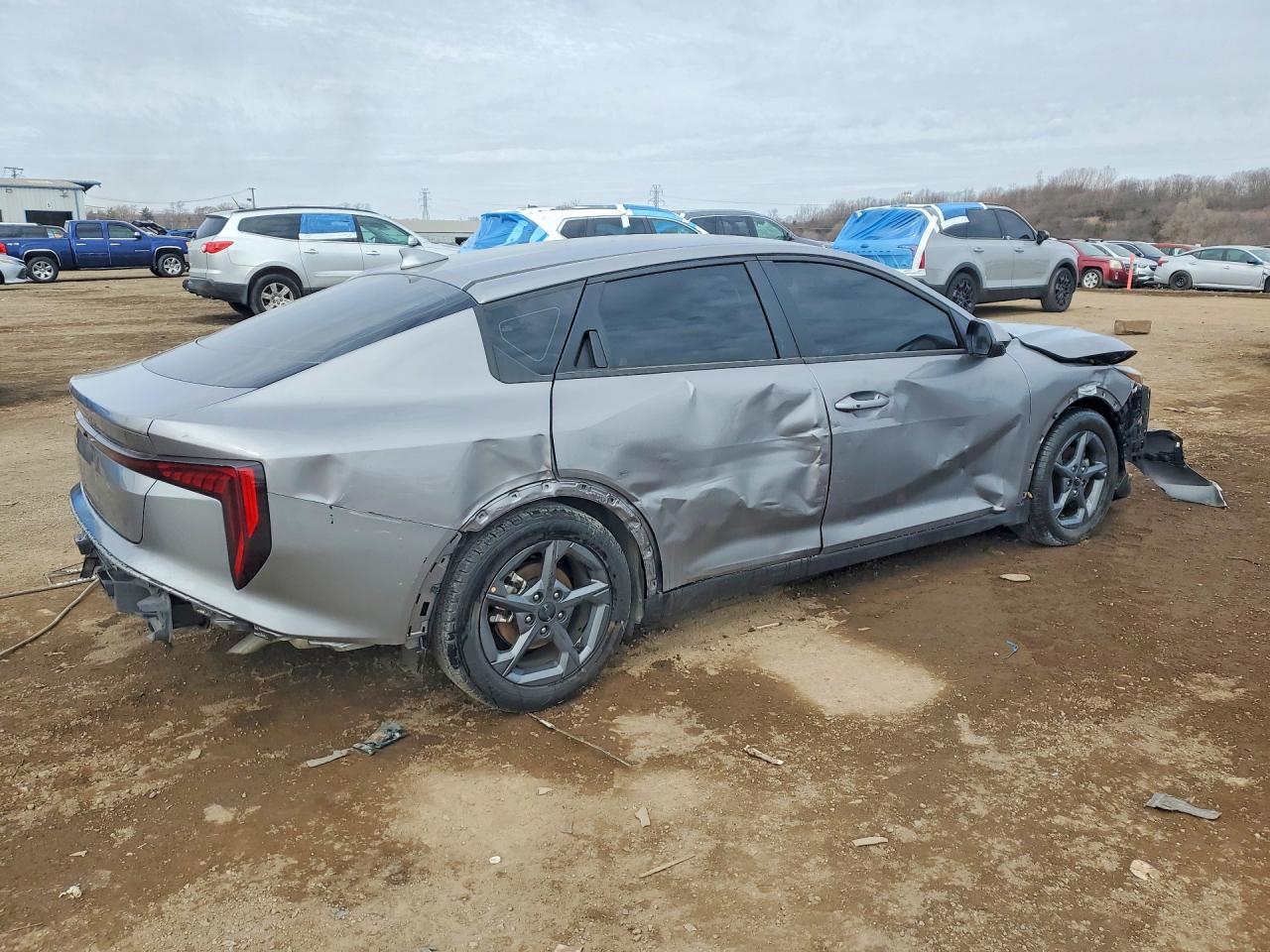 2025 Kia All other VIN 3KPFT4DE0SE092154 photo 3