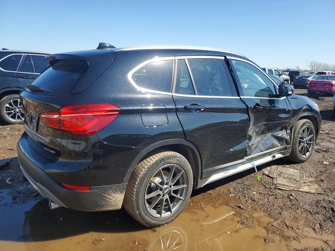 2018 BMW X1 VIN WBXHT3C38J5L32549 photo 3