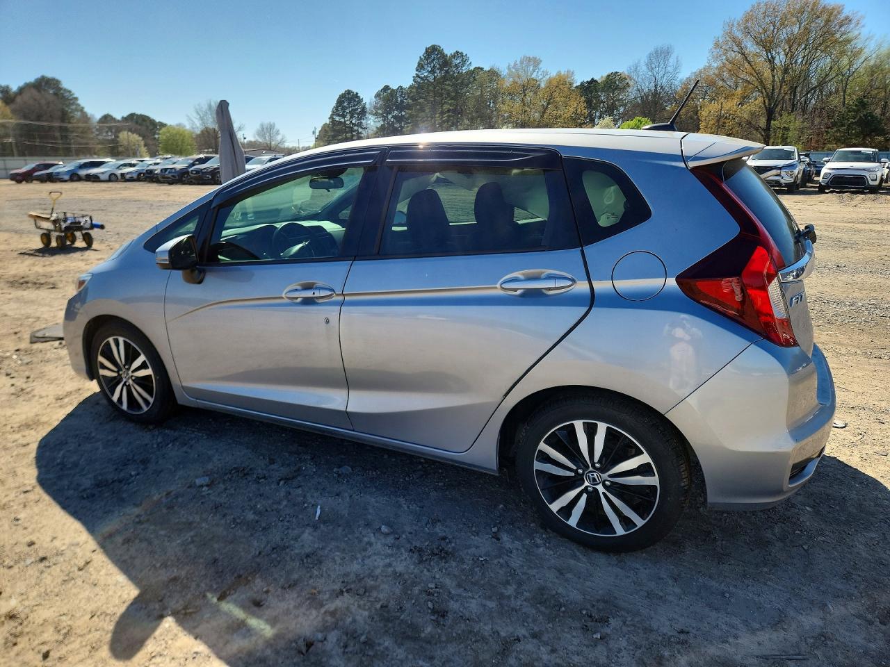 2018 Honda Fit VIN 3HGGK5H05JM703149 photo 2