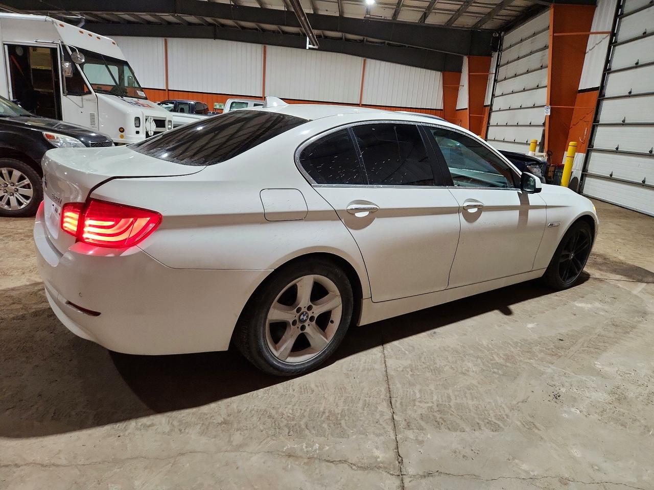 2013 BMW 5 series VIN WBAXH5C52DD114797 photo 3