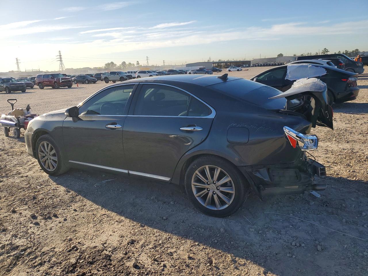 2010 Lexus ES350 VIN JTHBK1EG8A2407616 photo 2
