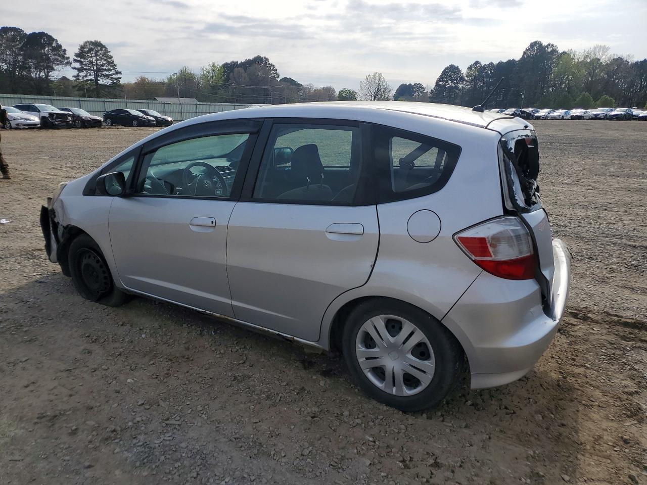 2011 Honda Fit VIN JHMGE8H31BC013496 photo 2