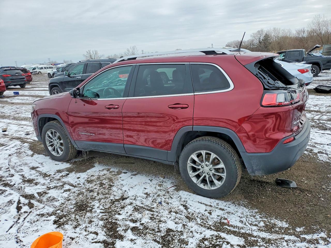 2019 Jeep Cherokee VIN 1C4PJMLB8KD323496 photo 2