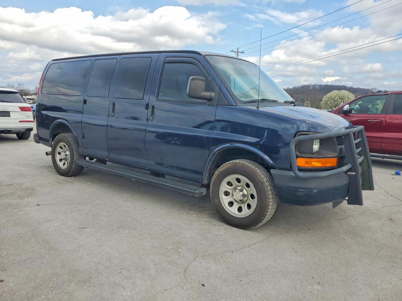 2010 Chevrolet Express g1500 VIN 1GNUGBD43A1170426 photo 4