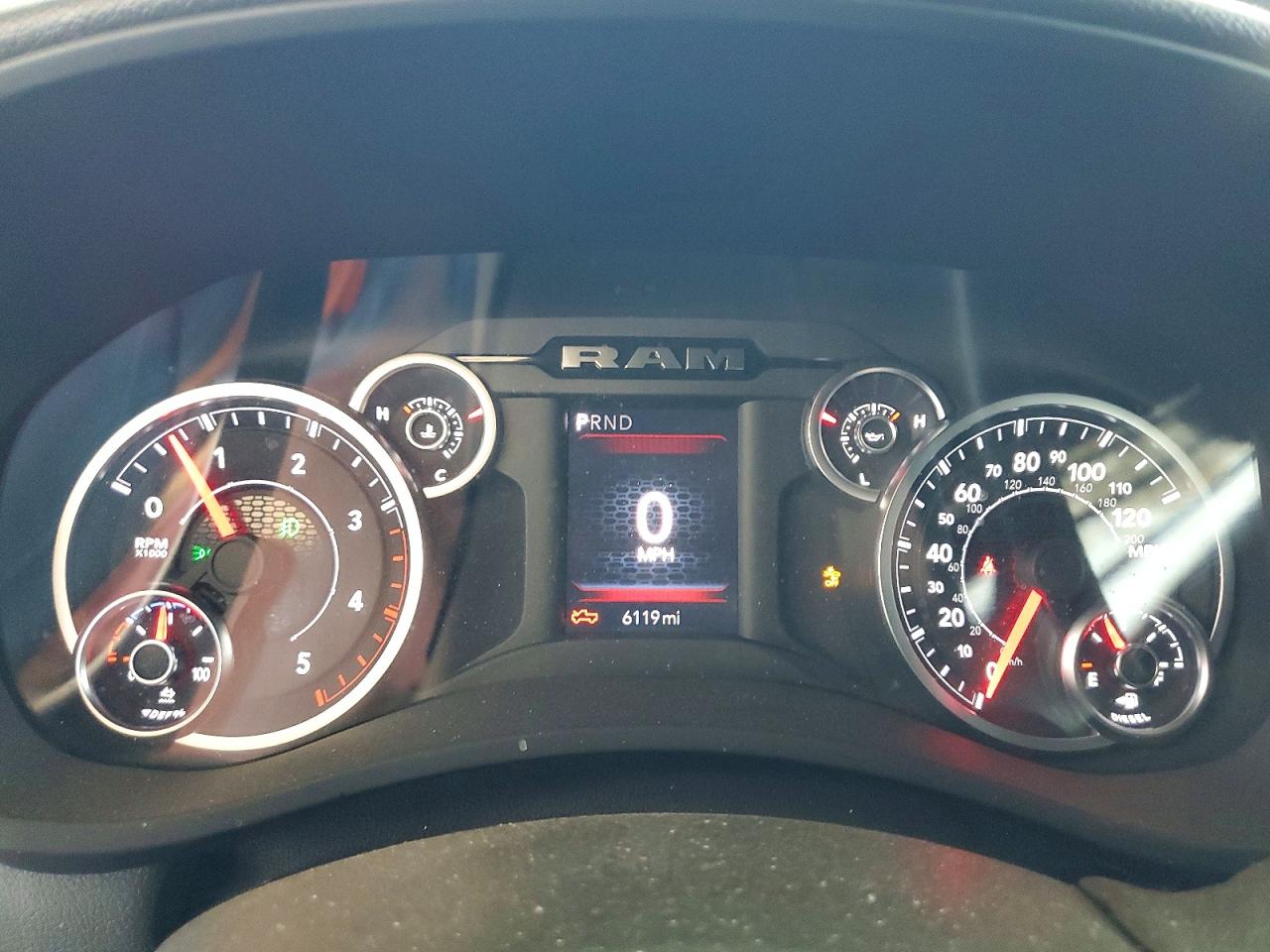 2025 Ram 3500 VIN 3C7WRTCL2SG517356 photo 9