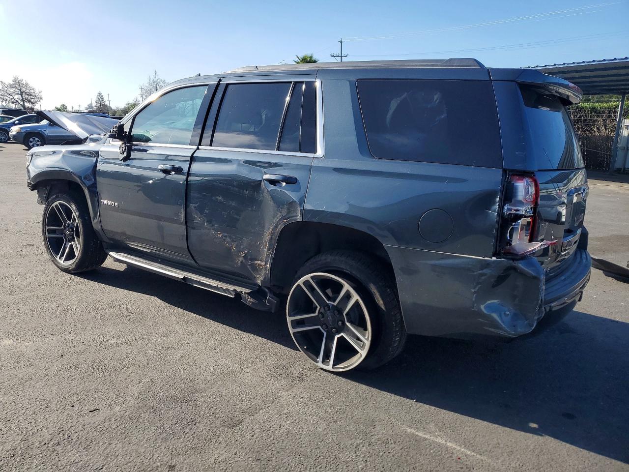 2019 CHEV Tahoe VIN 1GNSKAKC8KR285522 photo 2