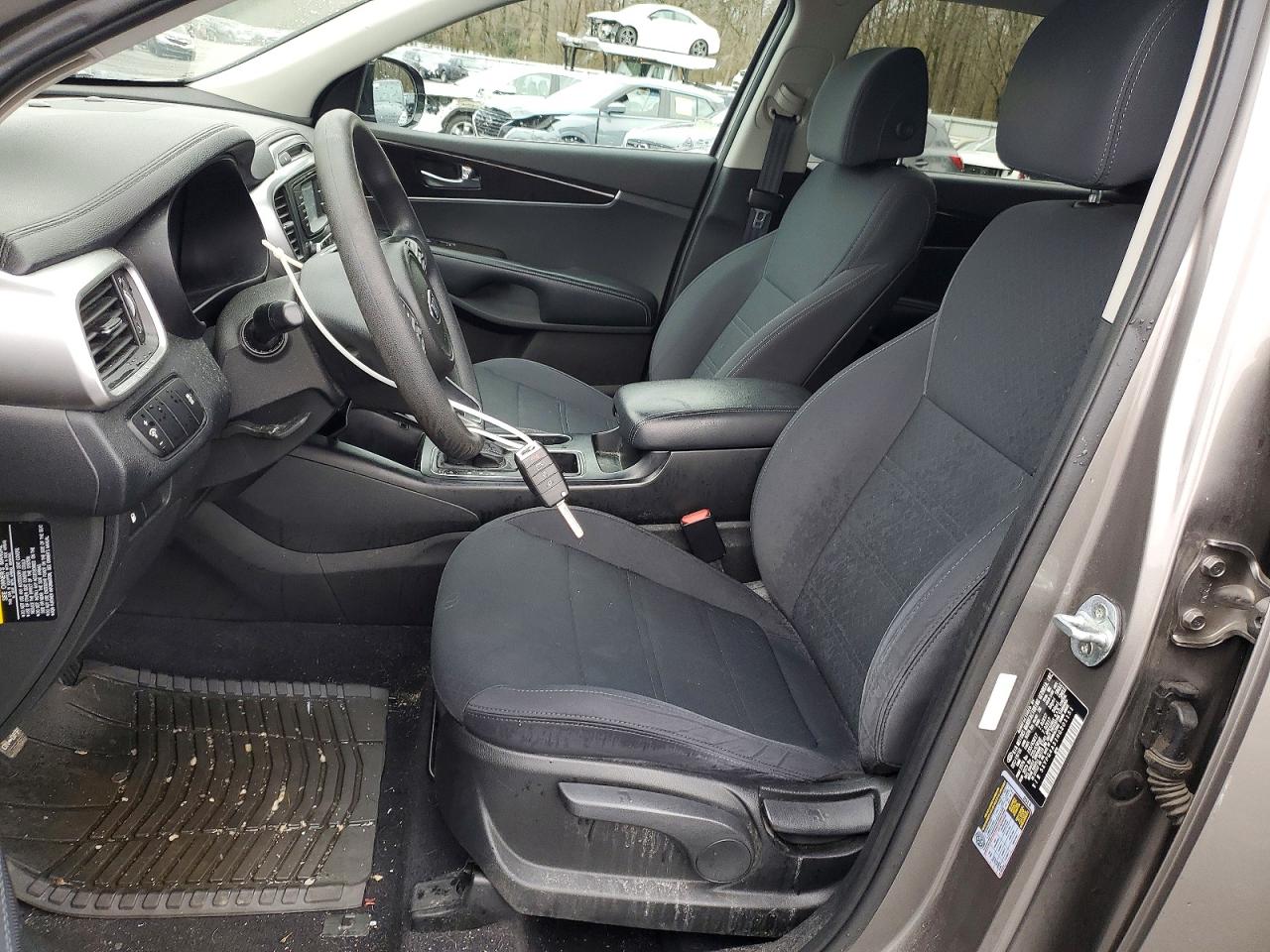 2017 Kia Sorento VIN 5XYPG4A31HG301151 photo 7