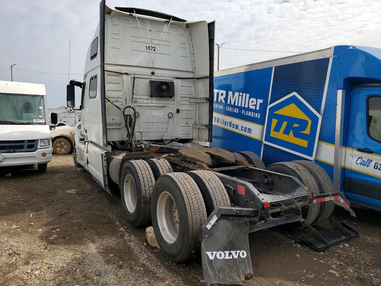 2024 VOLVO Vn VIN 4V4NC9EH9RN641099 photo 3