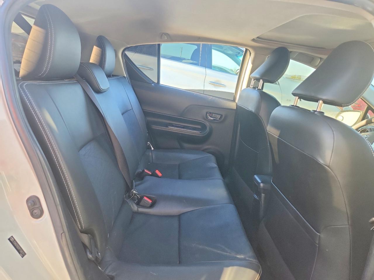 2015 Toyota Prius c th VIN JTDKDTB31F1087917 photo 10