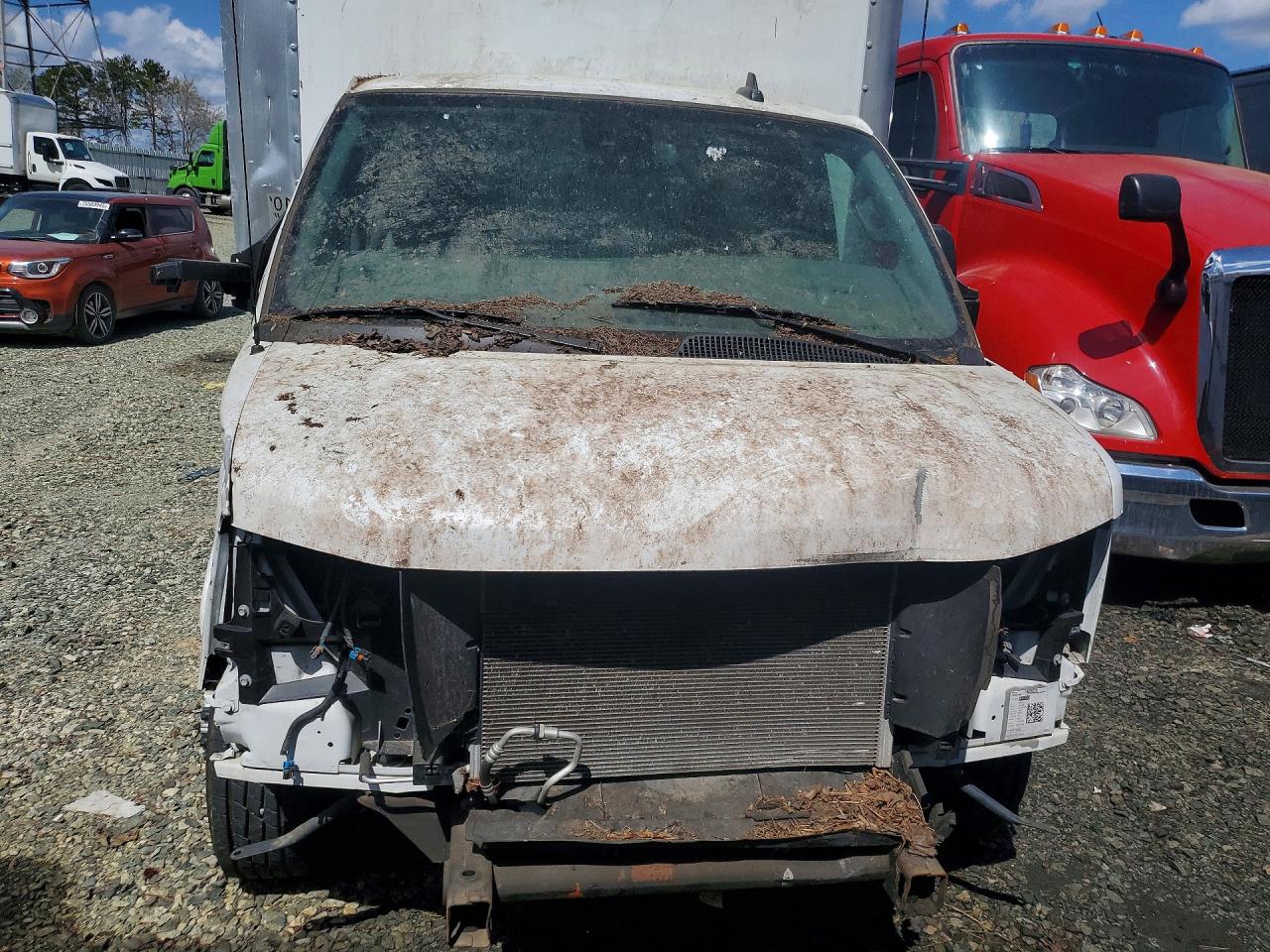 2022 GMC Savana VIN 7GZ37TC79NN007335 photo 5