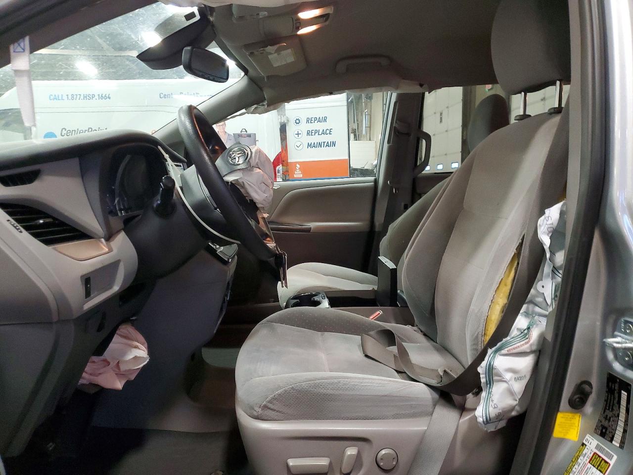 2019 Toyota Sienna VIN 5TDKZ3DC6KS983898 photo 7