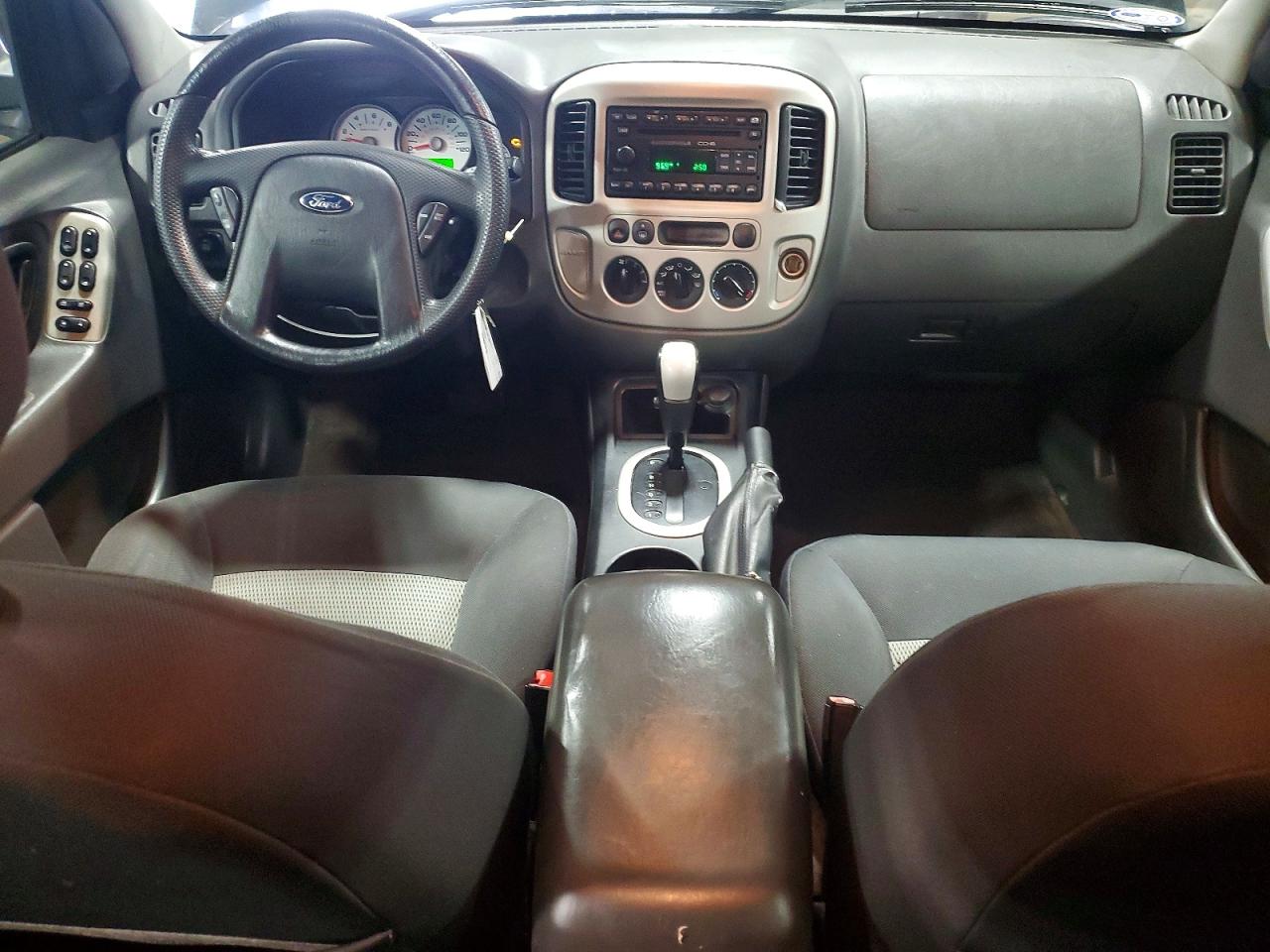 2007 Ford Escape VIN 1FMYU93157KA14986 photo 8