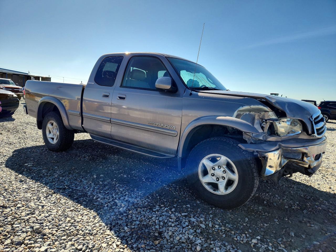 2000 TOYOTA Tundra VIN 5TBBT4813YS042247 photo 4