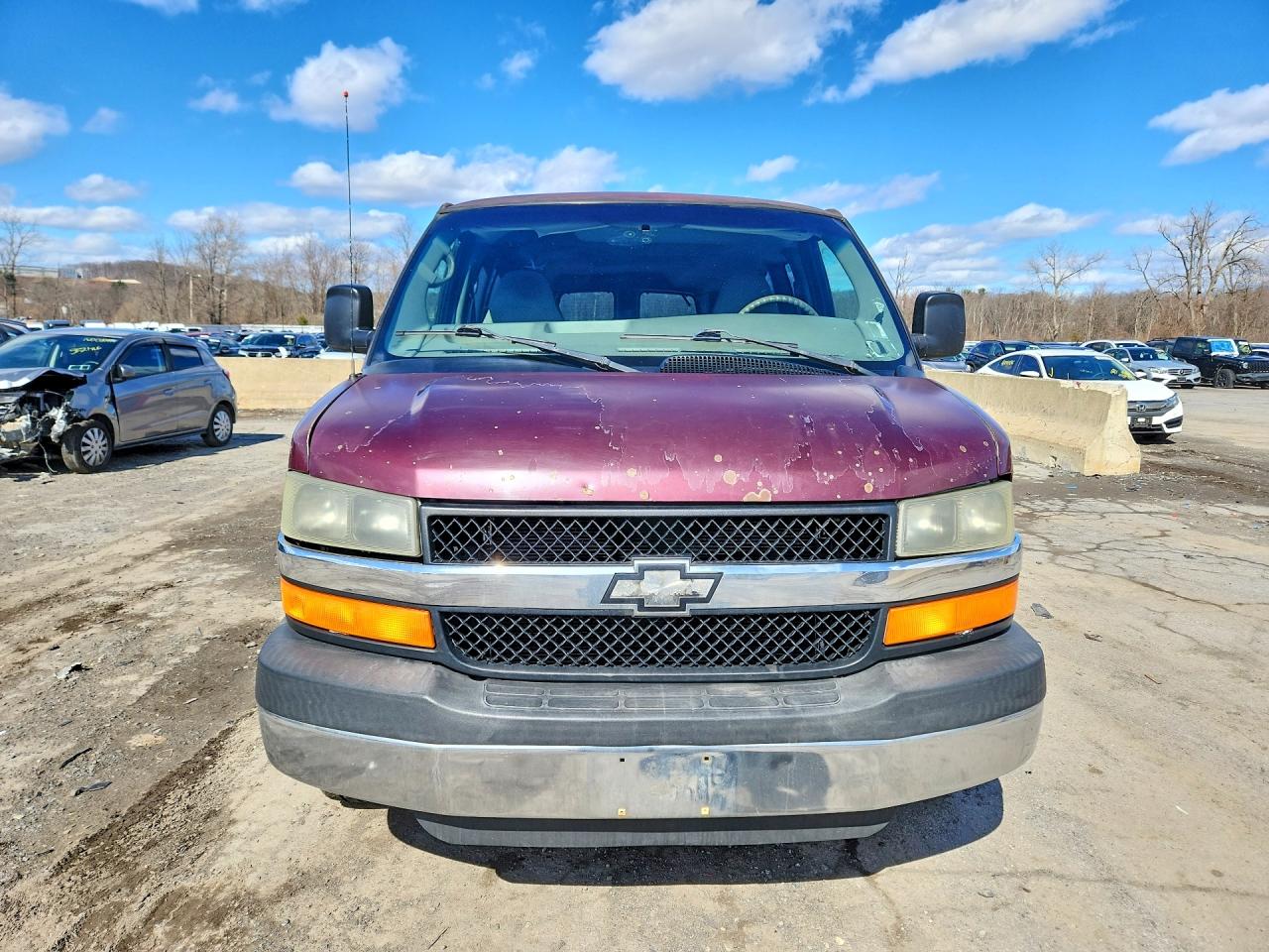 2005 CHEV Express VIN 1GAHG39U551224932 photo 5
