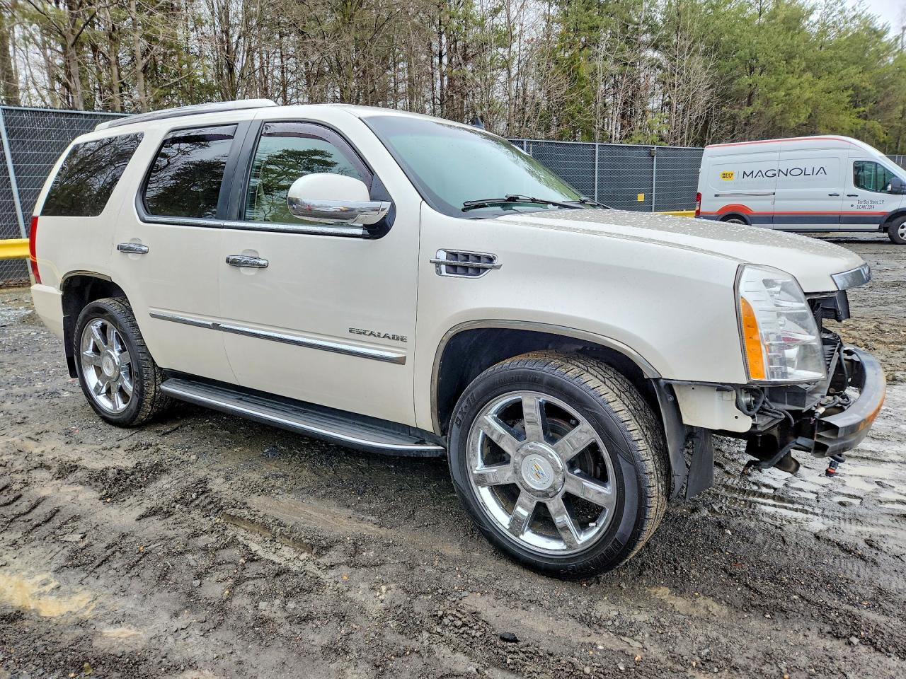 2011 Cadillac Escalade VIN 1GYS4BEF8BR156771 photo 4