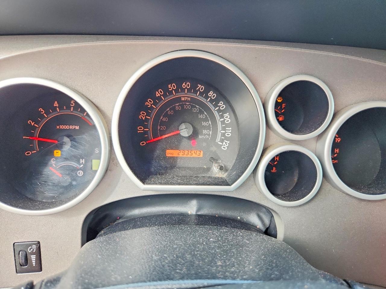 2013 Toyota Sequoia VIN 5TDZY5G14DS046428 photo 9