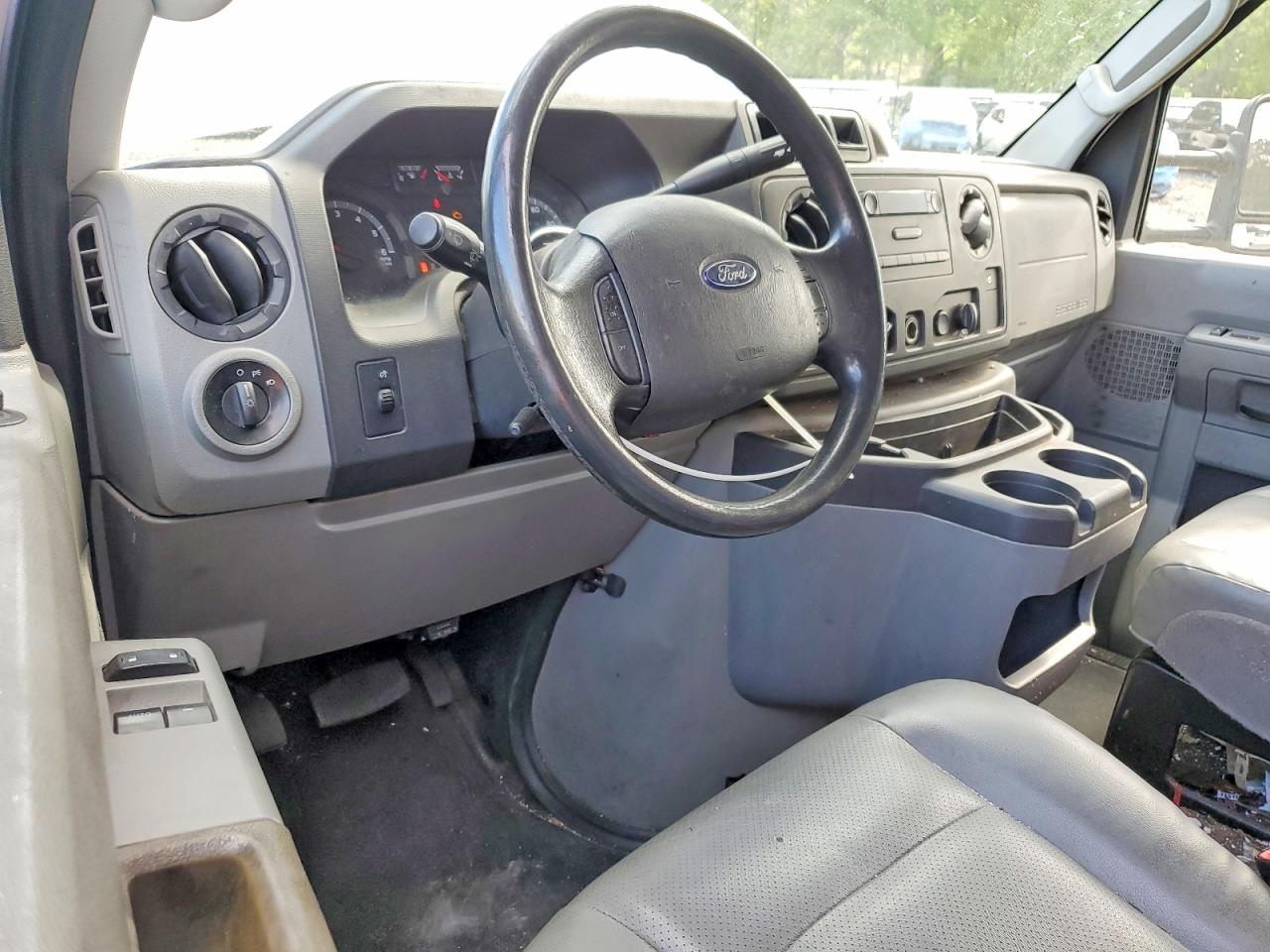 2016 Ford Econoline VIN 1FDWE3FL1GDC21314 photo 8
