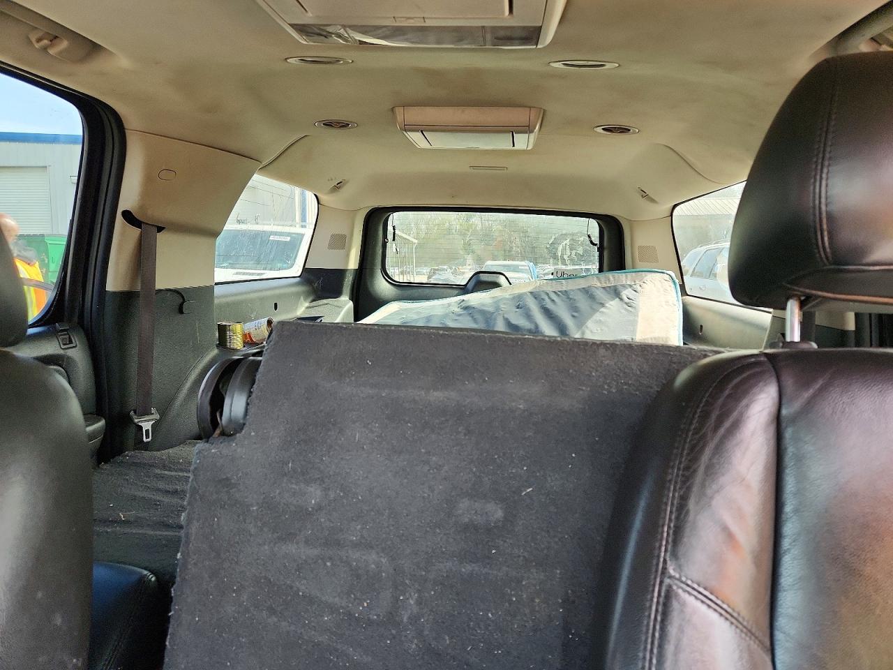 2013 Chevrolet Suburban VIN 1GNSCJE08DR120586 photo 10