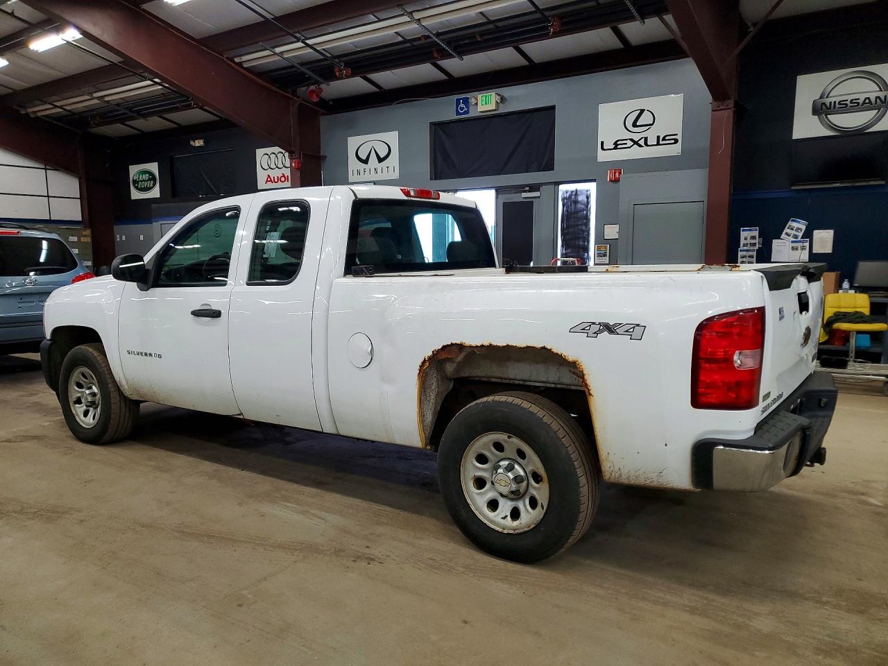 2011 CHEV All models VIN 1GCRKPE38BZ306455 photo 2