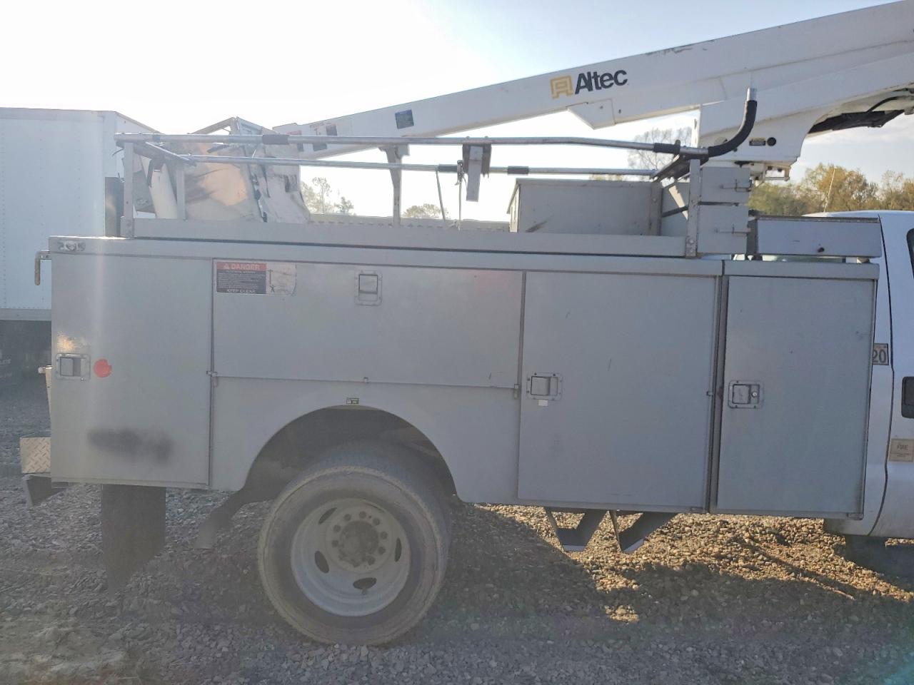 2008 Ford F450 VIN 1FD4F46YX8EB78304 photo 9
