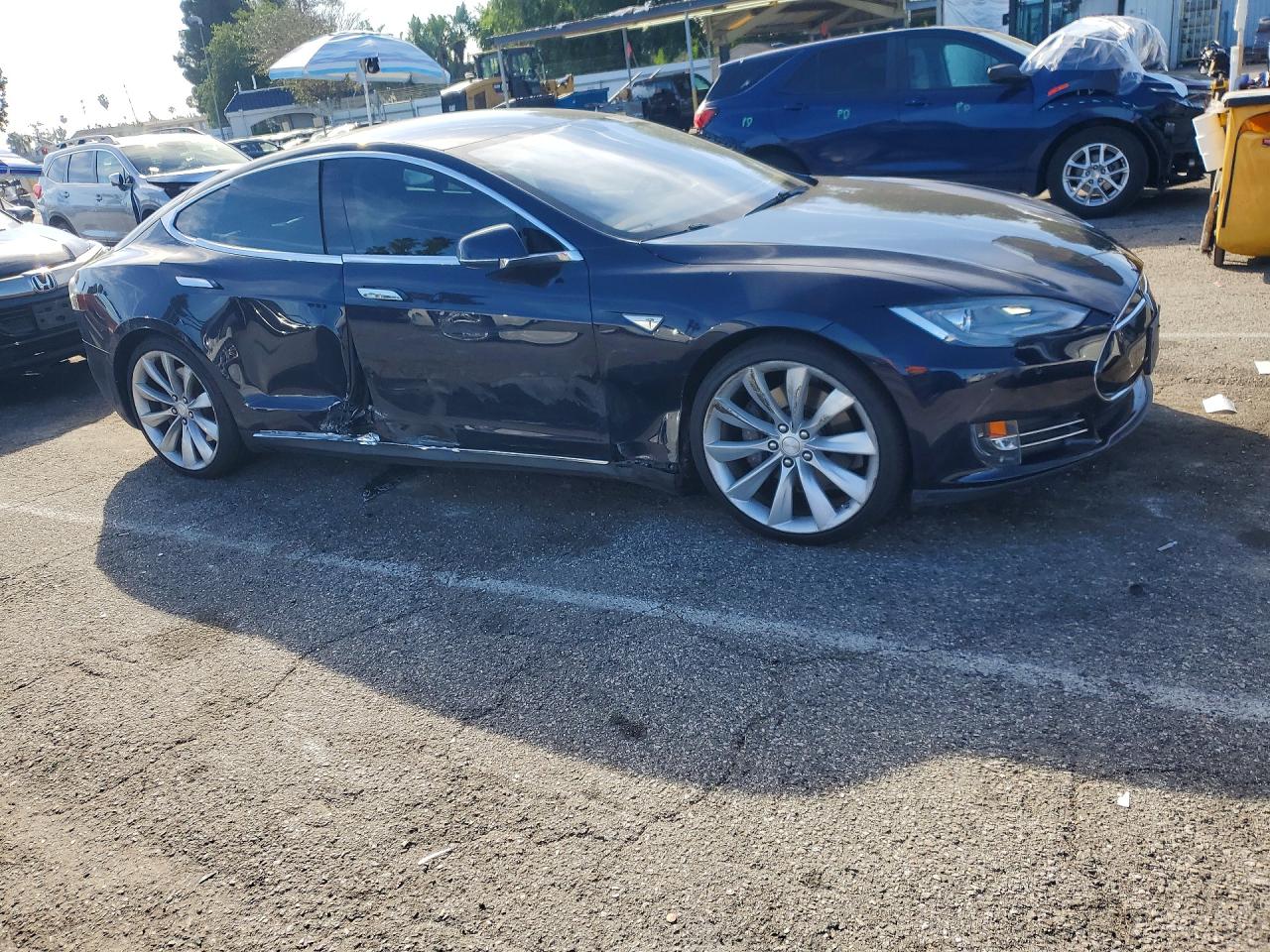 2014 Tesla Model s VIN 5YJSA1H18EFP36881 photo 4