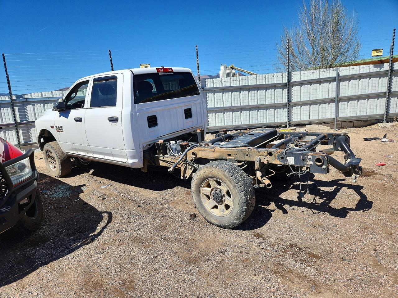 2014 Ram 2500 VIN 3C6UR5HJ2EG314941 photo 2