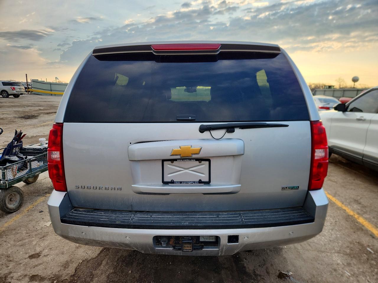 2012 Chevrolet Suburban VIN 1GNSKJE76CR152483 photo 6